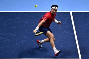 包含纳达尔在G2比赛中大胜，出色防守引发热议！的词条