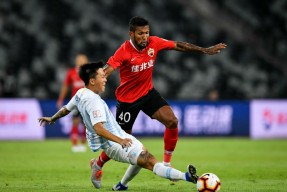 关于库里赛事官方发布关键助攻新规，TES争议不断！的信息